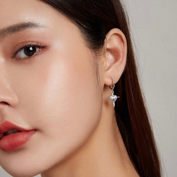 Single Accent Pure 925 Sterling Silver Fashion Love Sword Stud Earring - Picture 1 of 6